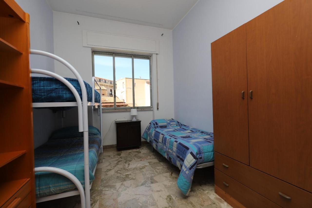 Casa Studenti E Giovani Turisti Fkk - Giochi Di Societa Ed Intimo Party - Volontari Benvenuti Appartement Palermo Buitenkant foto