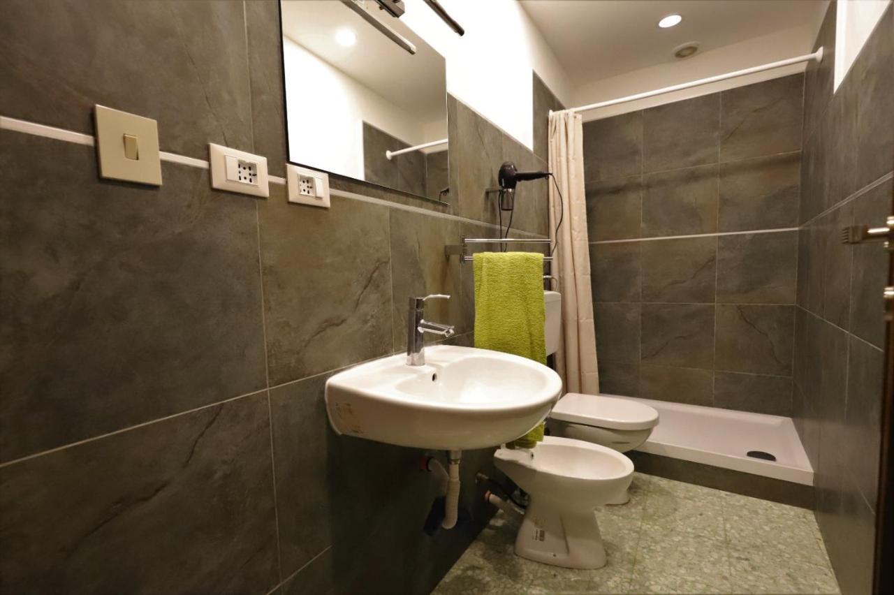 Casa Studenti E Giovani Turisti Fkk - Giochi Di Societa Ed Intimo Party - Volontari Benvenuti Appartement Palermo Buitenkant foto
